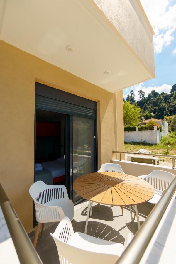 Lighthouse Apartments Kriopigi Exterior photo