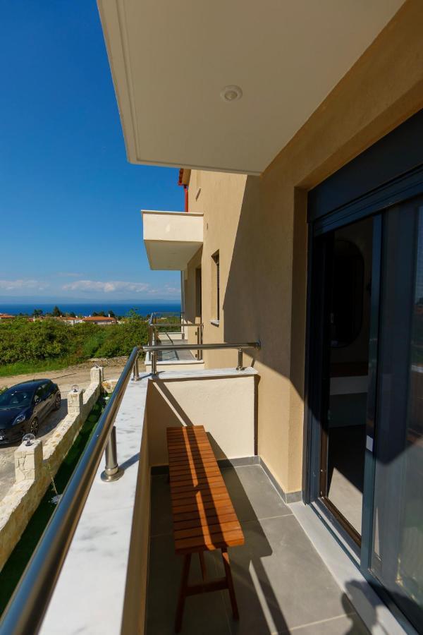 Lighthouse Apartments Kriopigi Exterior photo