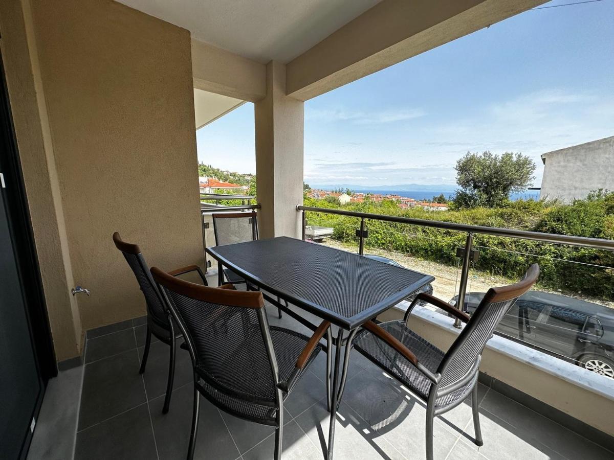Lighthouse Apartments Kriopigi Exterior photo