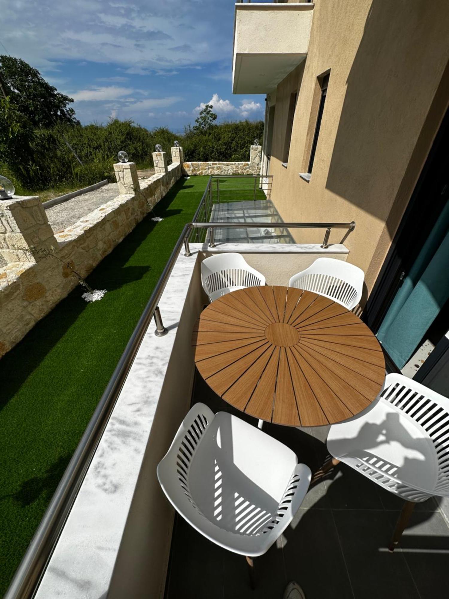 Lighthouse Apartments Kriopigi Exterior photo